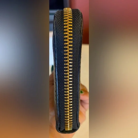 CHLOE Black Leather Zip Around Wallet w/Authentication Card/Box/Dust Bag, EUC - Picture 7 of 10